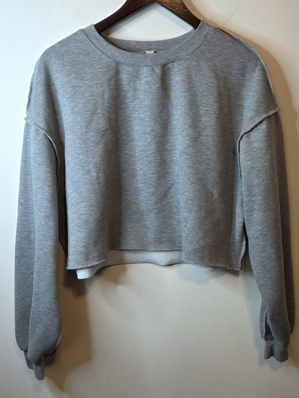 Amazhiyu Gray Cropped Sweatshirt Pullover Boxy Raw Hem Crewneck Size XL